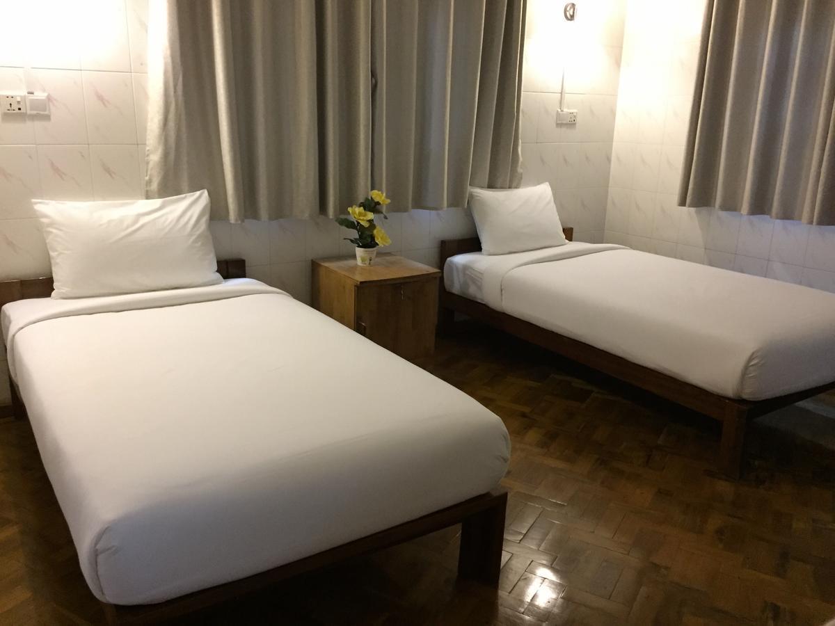 Celia Hostel Мандалай Екстер'єр фото