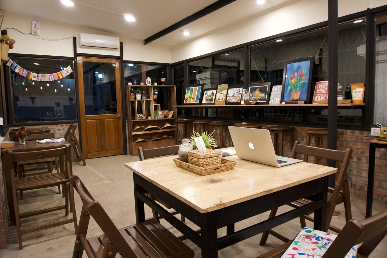 Celia Hostel Мандалай Екстер'єр фото