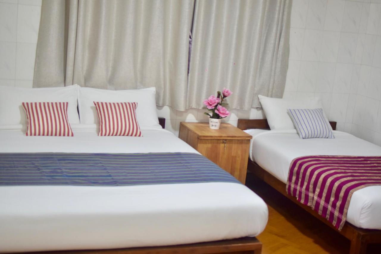 Celia Hostel Мандалай Екстер'єр фото