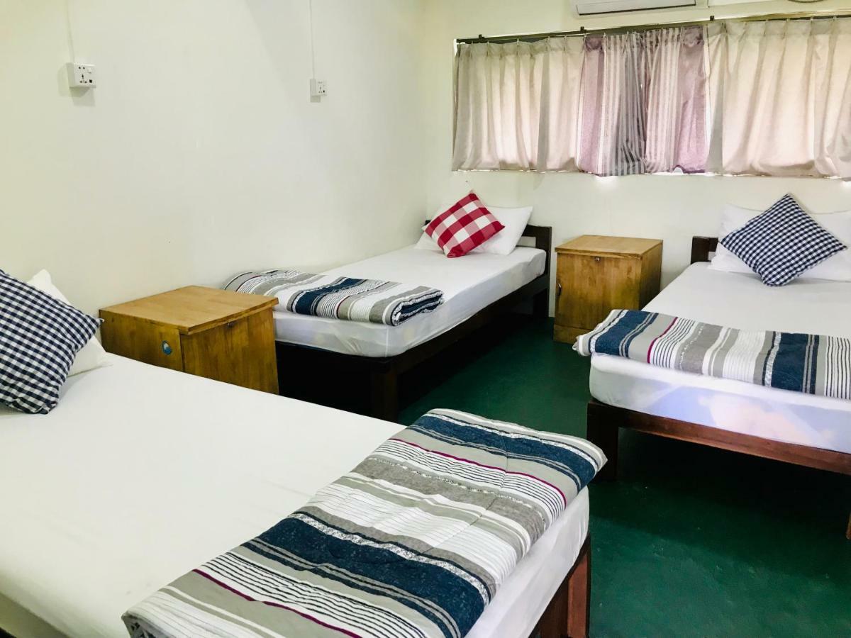 Celia Hostel Мандалай Екстер'єр фото