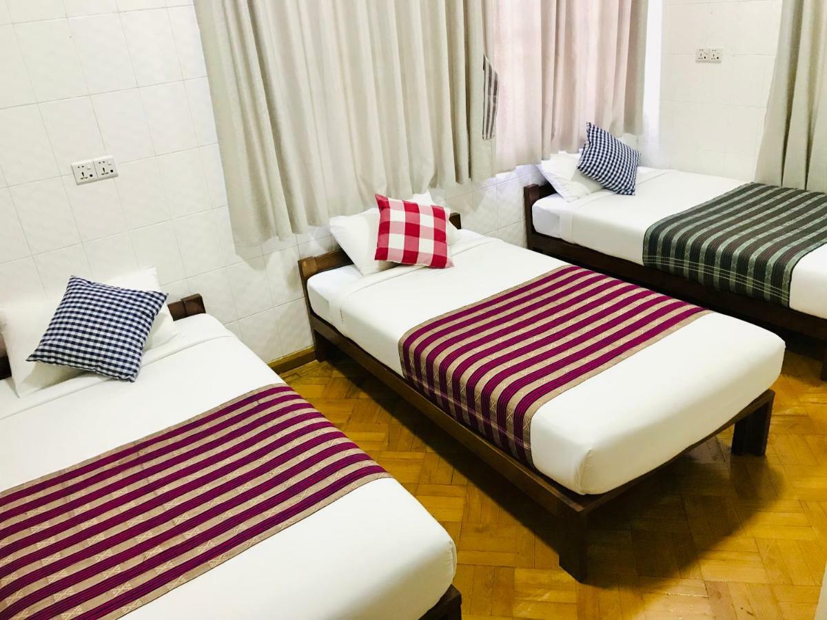Celia Hostel Мандалай Екстер'єр фото